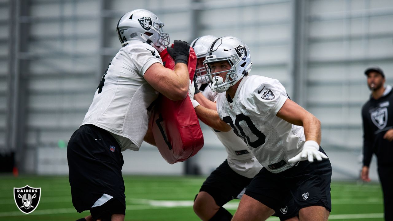 Las Vegas Raiders Depth Chart 2021: Predicting Week One Offensive and  Defensive Starters