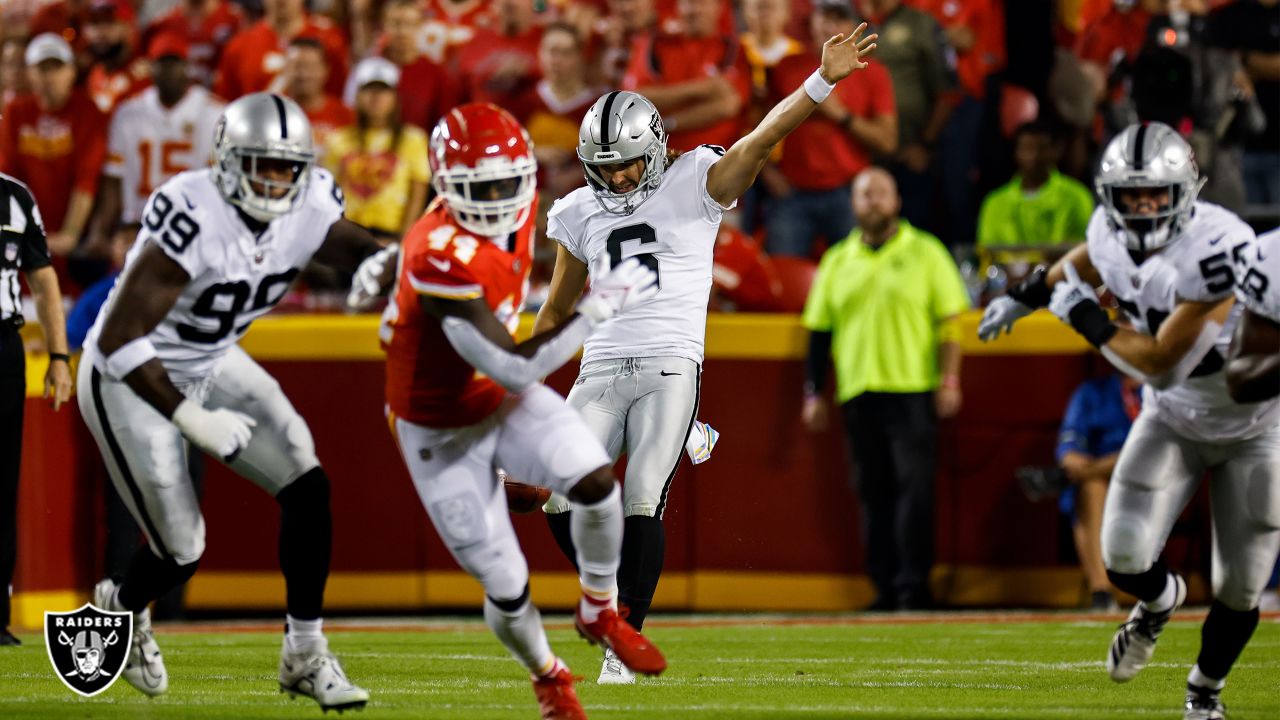 This is a marathon': Raiders fight hard until the end in Kansas City