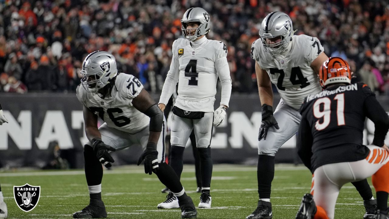 Raiders aim for first playoff win since 2002 in Derek Carr's postseason  debut