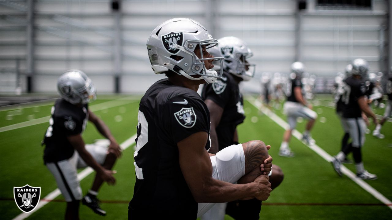 Las Vegas Raiders defensive end Carl Nassib (94) during training camp on  Thursday, Aug 19, 2021, in Thousand Oaks, Calif. (Dylan Stewart/Image of  Spor Stock Photo - Alamy