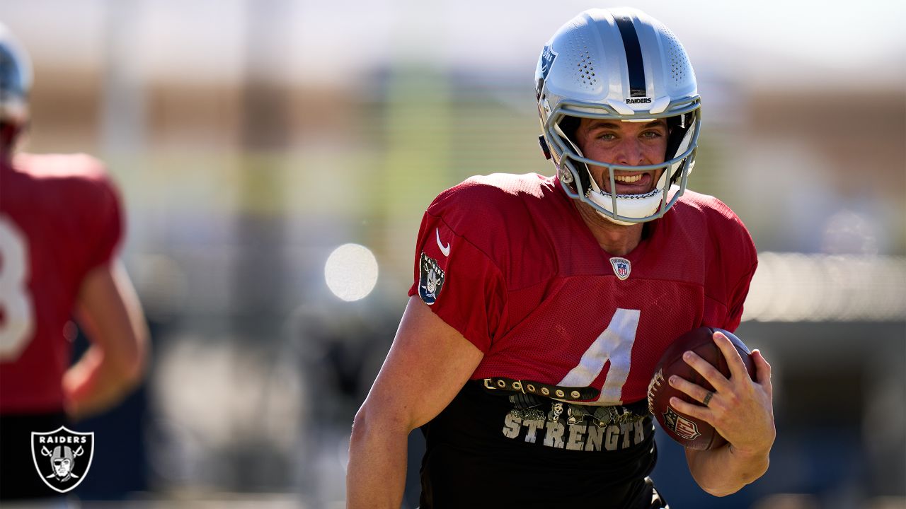 Raiders QBs Derek Carr, Marcus Mariota spotted together in Las Vegas