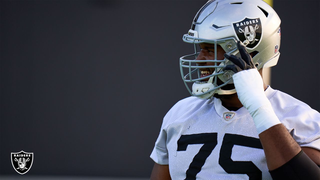 Las Vegas Raiders wide receiver Henry Ruggs III (11) during training camp  on Thursday, Aug 19, 2021, in Thousand Oaks, Calif. (Dylan Stewart/Image of  Stock Photo - Alamy