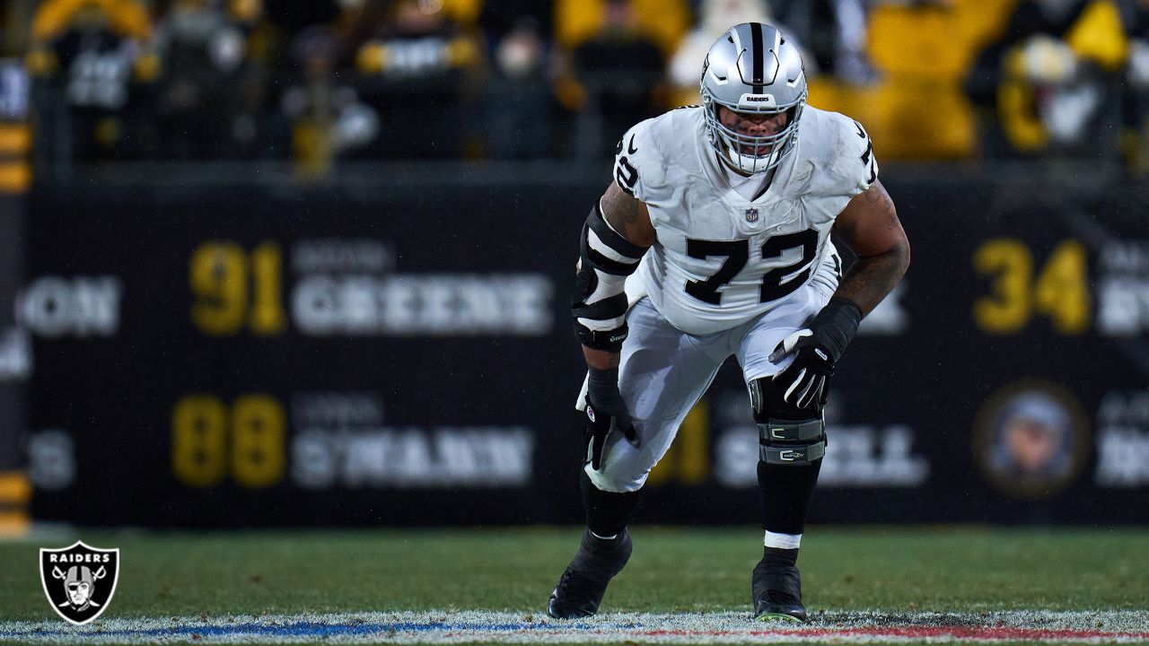 Raiders News: Raiders offensive line moves to 11 on PFF offensive