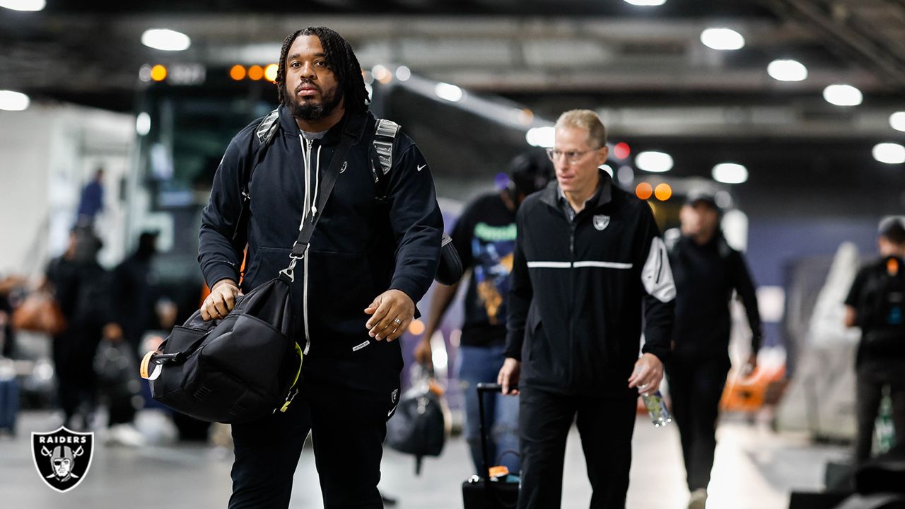 Pregame photos: Broncos arrive and prepare for Week 4 game vs. Raiders