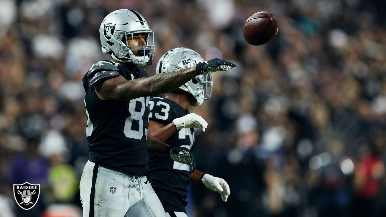 PFF names Las Vegas Raiders DE Maxx Crosby 12th best player in NFL - Sports  Illustrated Las Vegas Raiders News, Analysis and More