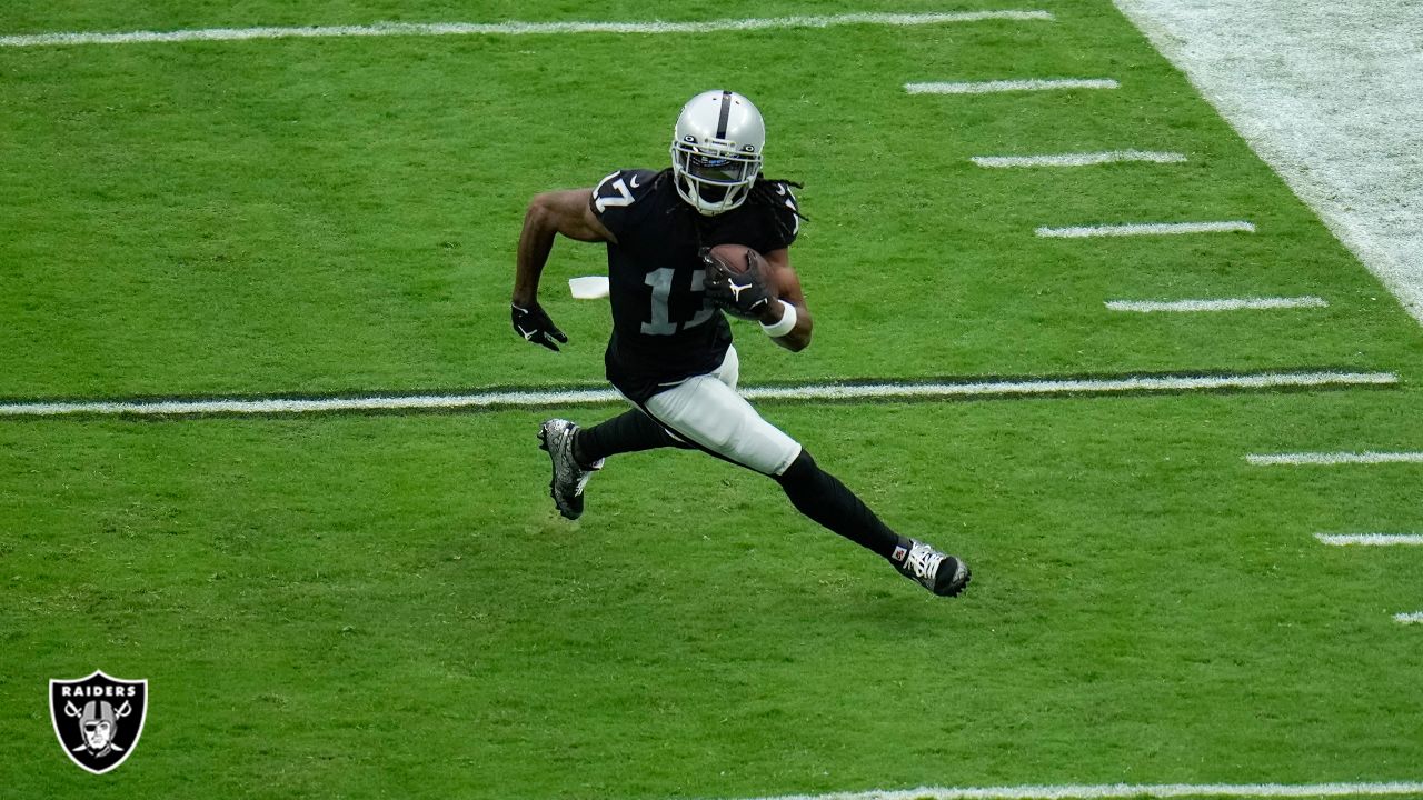 Las Vegas Raiders wide receiver Mack Hollins (10) runs the ball against the  Indianapolis Colts during an NFL football game, Sunday, Nov. 13, 2022, in Las  Vegas. (AP Photo/Matt York Stock Photo - Alamy