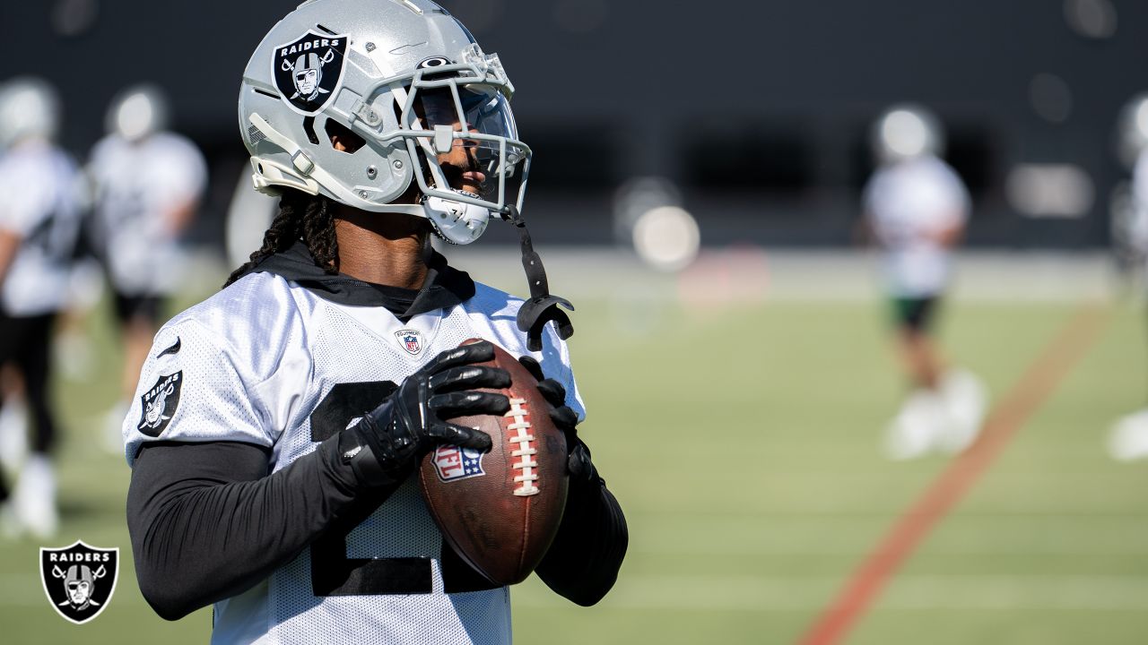 Darren Waller, Hunter Renfrow officially returning for Raiders