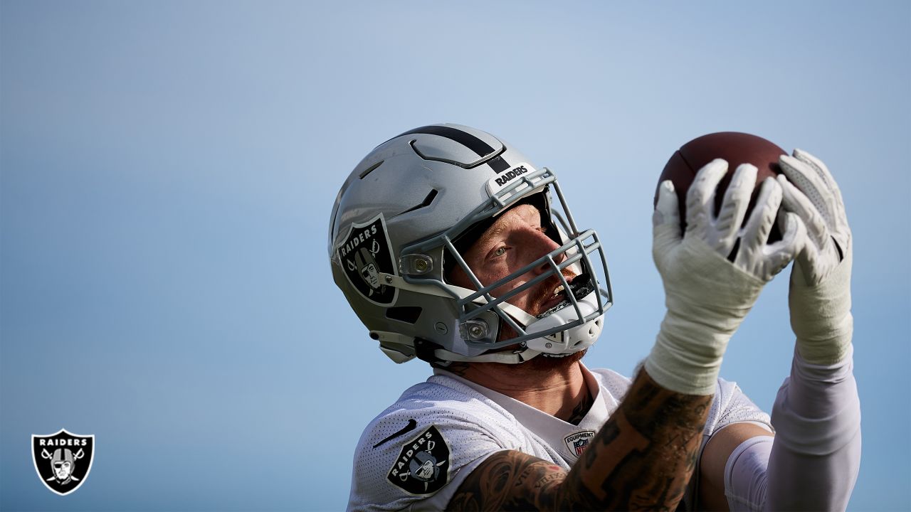 Raiders' Maxx Crosby holding free signing event in Las Vegas