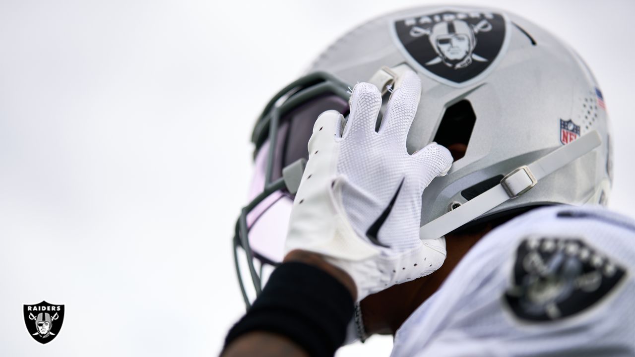 NFL Las Vegas Raiders The Closer Work Gloves