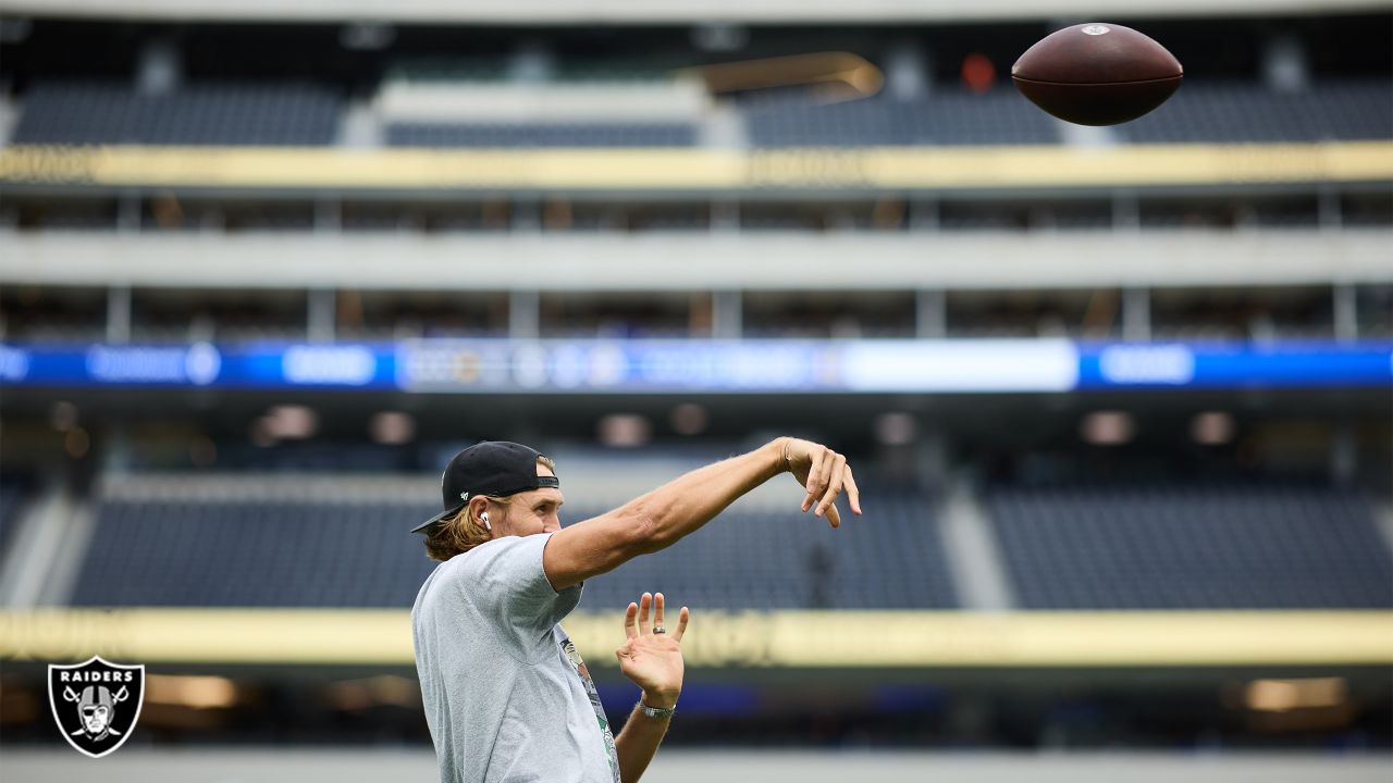 Las Vegas Raiders QBs excel in 34-17 win over Los Angeles Rams - Sports  Illustrated Las Vegas Raiders News, Analysis and More