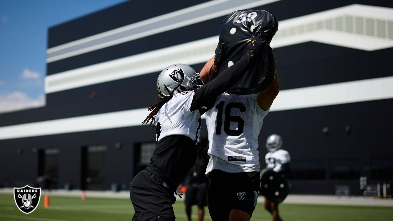 Patience and positivity pays off for Raiders' Amik Robertson in third  season - Las Vegas Sun News