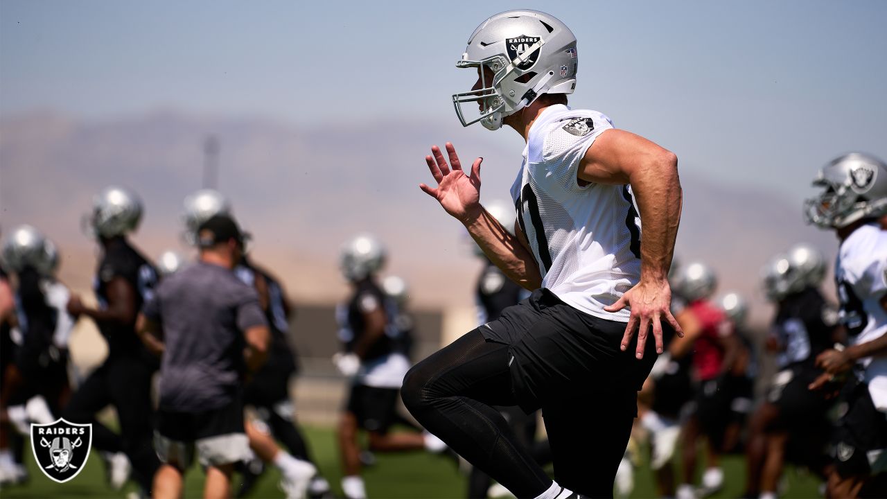 Pro Football Focus somehow shockingly ranks Derek Carr NFL's 7th