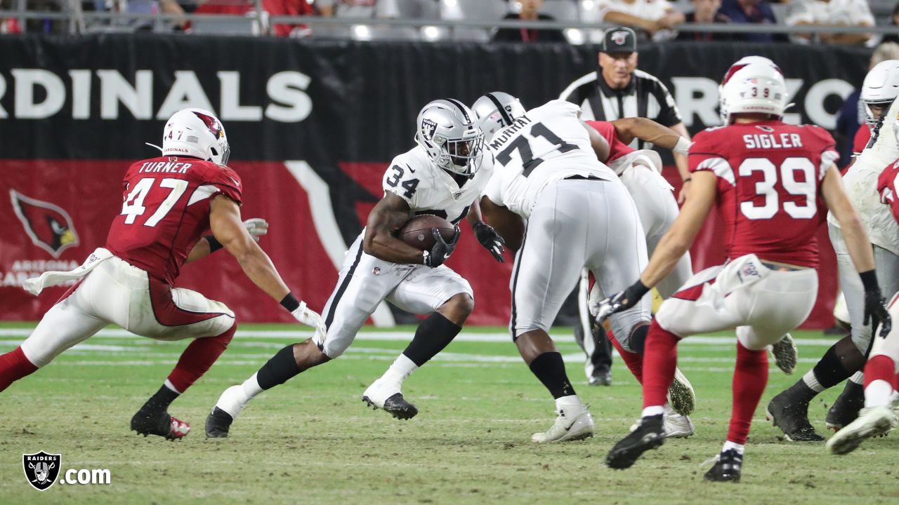 Raiders' Antonio Brown gives away gear, hugs during pregame warm-ups