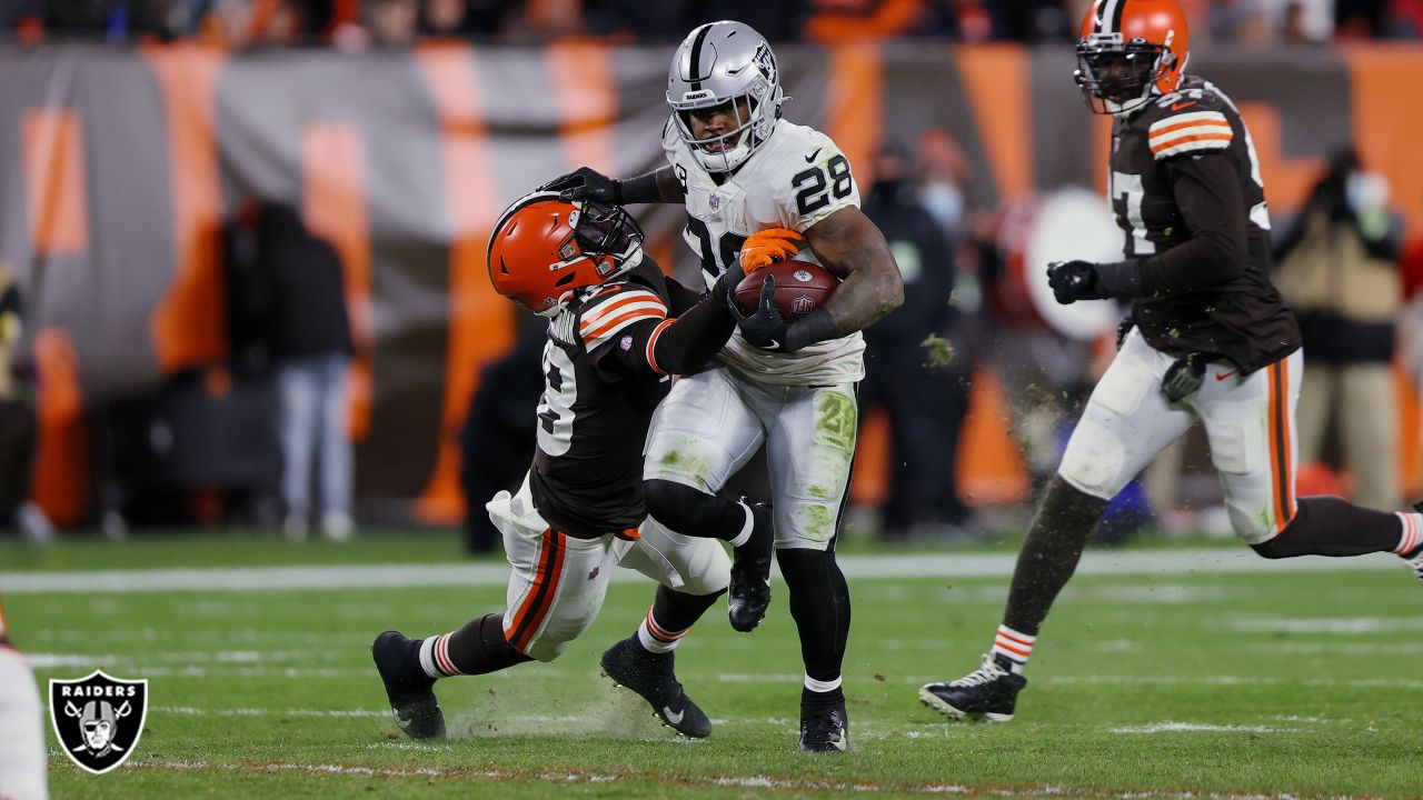 Emotional Maxx Crosby emotional on first Pro Bowl - Sports Illustrated Las  Vegas Raiders News, Analysis and More