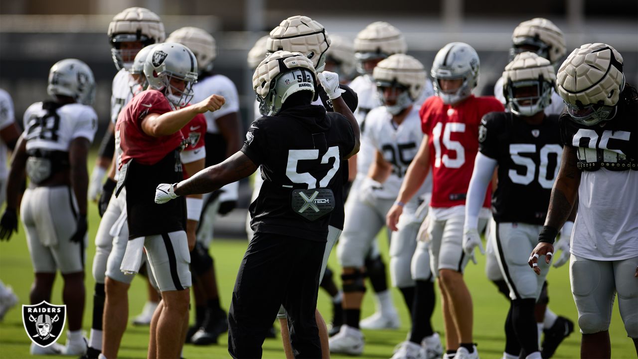 Raiders training camp: QB Jimmy Garoppolo rebounds, connects with Davante  Adams - Sports Illustrated