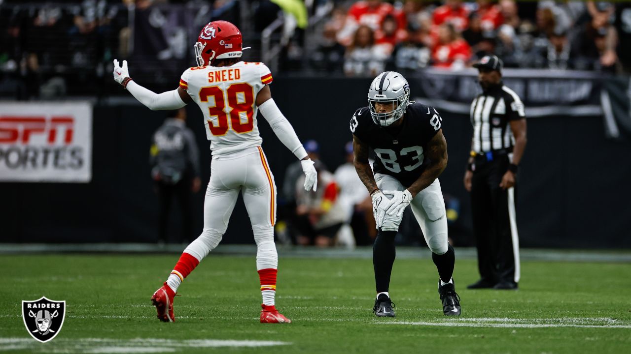 Photograph: Las Vegas Raiders Against Kansas City Chiefs At Allegiant  Stadium - Las Vegas Weekly