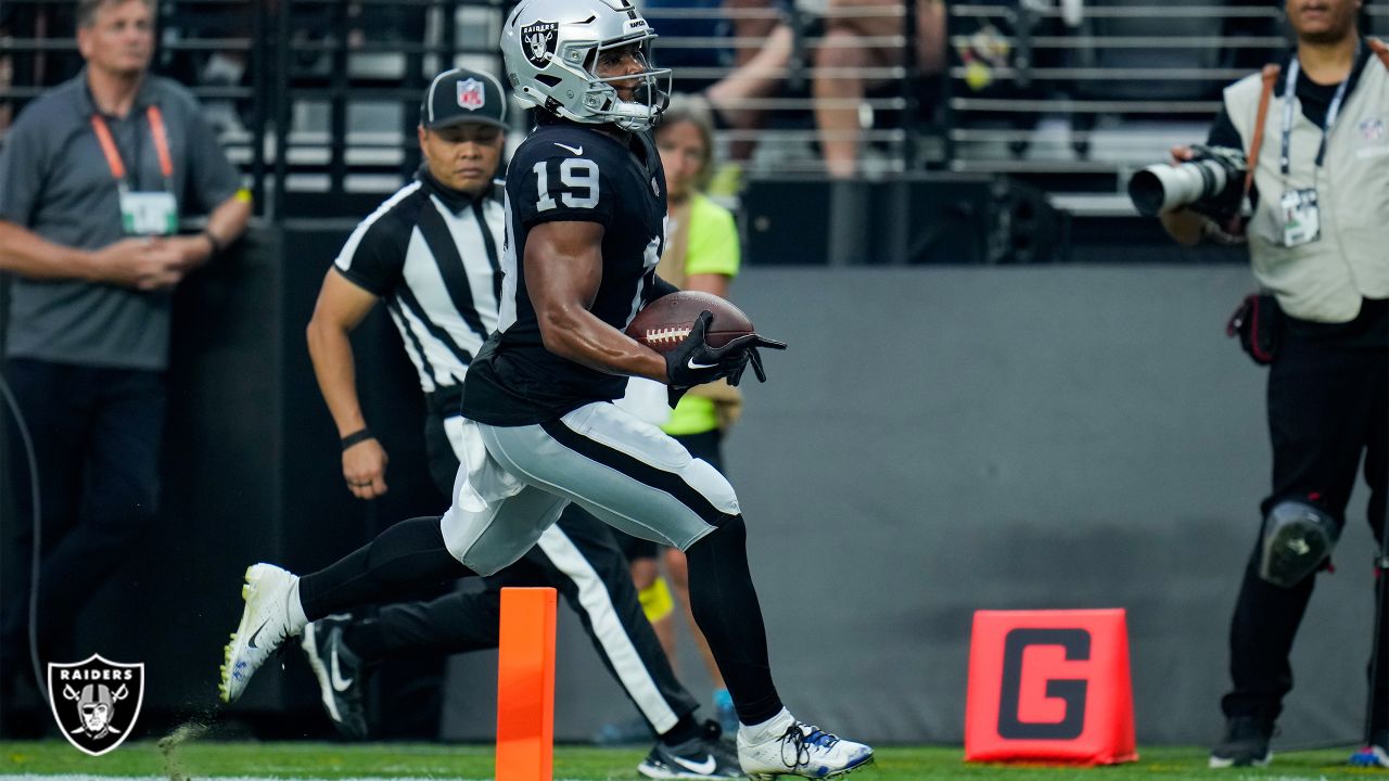 Las Vegas Raiders wide receiver DJ Turner (19) leaves the field after an  NFL football game against the New Orleans Saints in New Orleans, Sunday,  Oct. 30, 2022. (AP Photo/Matthew Hinton Stock