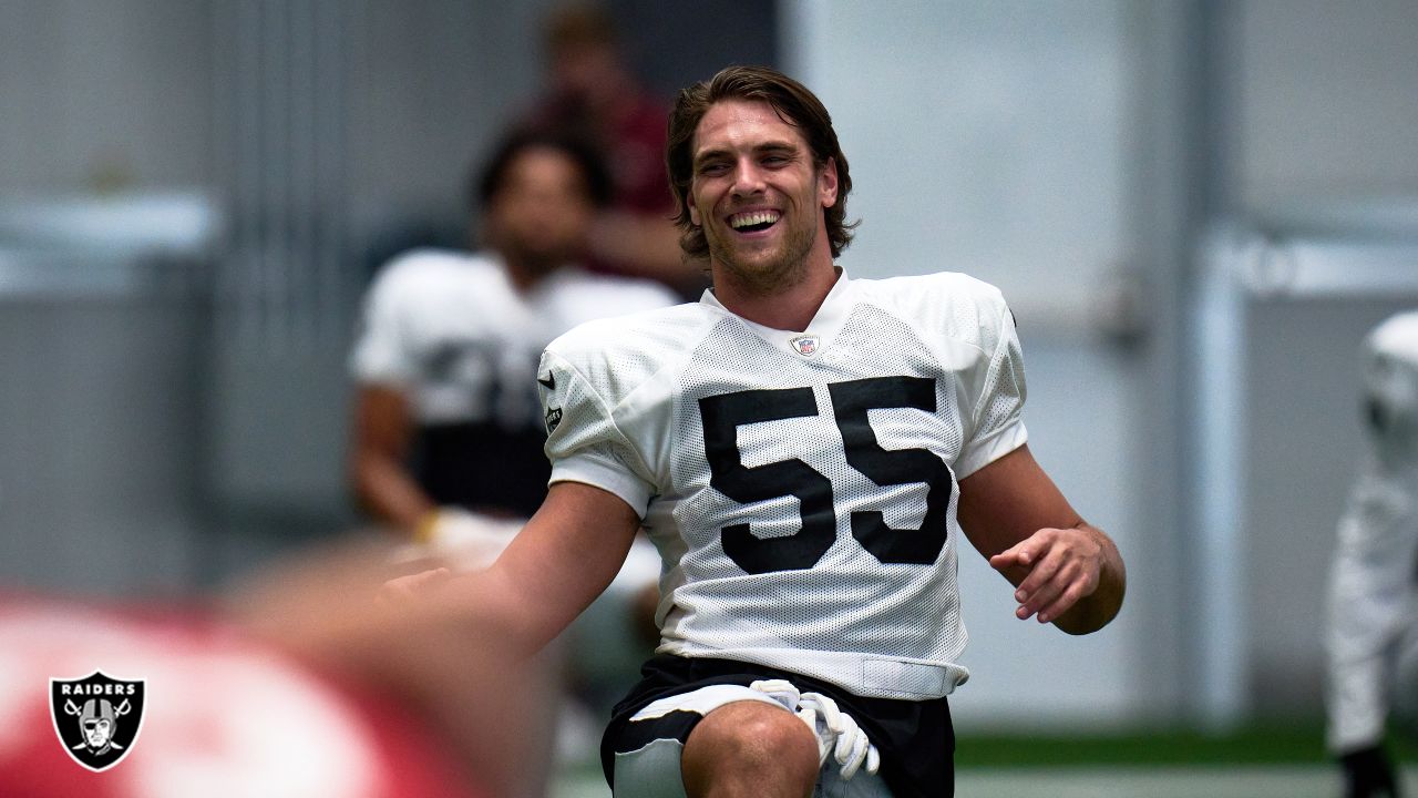 Raiders linebacker Tanner Muse (55) runs through drills during NFL football  practice at Raiders …