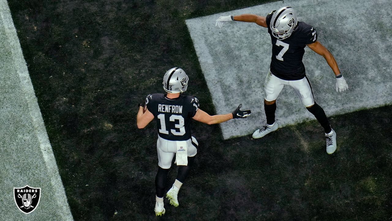 Video: Raiders WR Hunter Renfrow Leaves Game After Nasty Hit - The