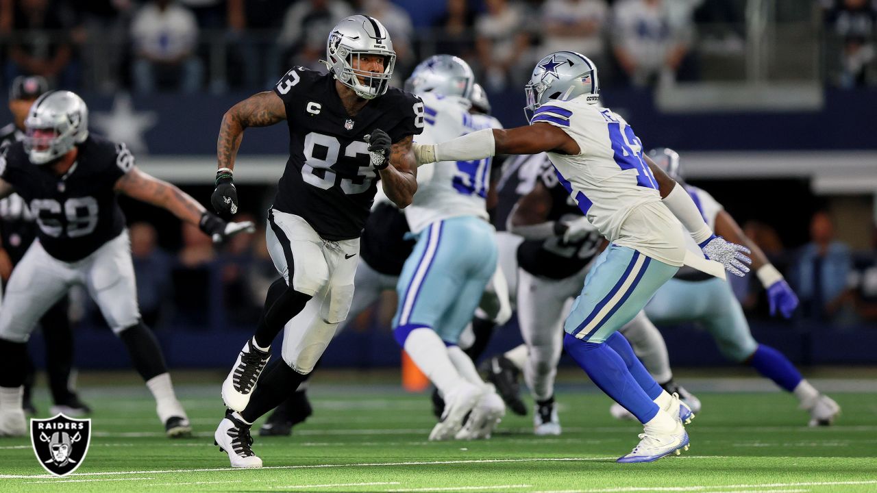 Pittsbugh, United States. 19th Sep, 2021. Las Vegas Raiders tight end  Foster Moreau (87) celebrates his nine yard touchdown with Las Vegas Raiders  tight end Darren Waller (83) during the third quarter