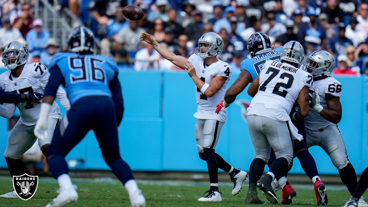 Can't-Miss Play: Las Vegas Raiders wide receiver Mack Hollins outleaps two  defensive backs to catch Raiders quarterback Derek Carr's 26-yard touchdown  dime