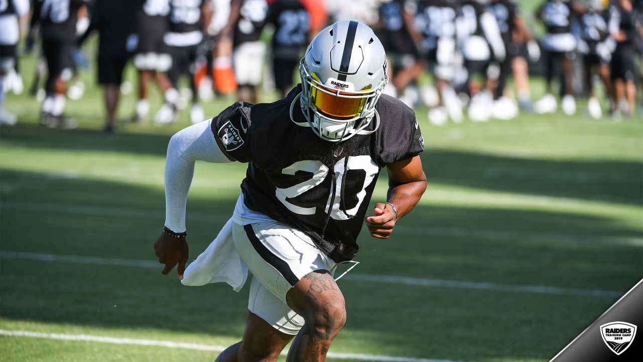 Trent Brown turning heads in first Oakland Raiders training camp