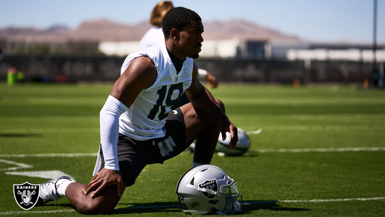 Chandler Jones fitting in nicely with Las Vegas Raiders - Newsday