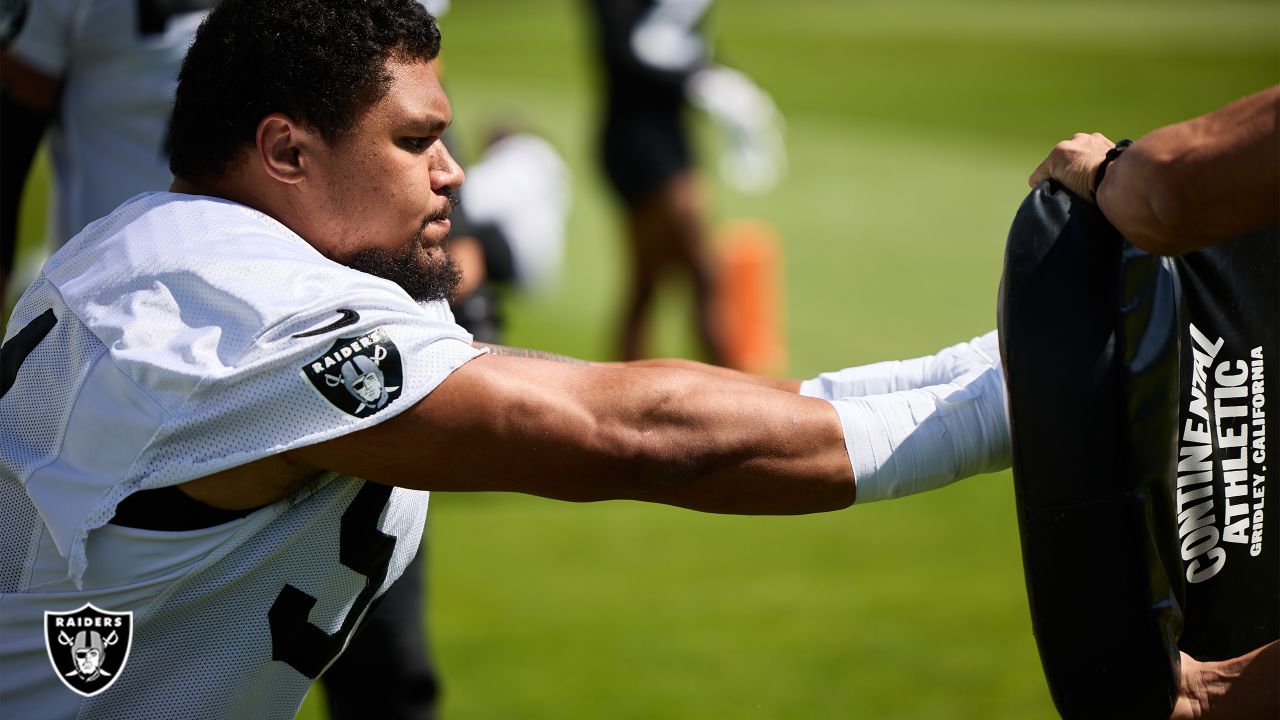 Raiders news: Guard Netane Muti signed to help at beat-up position - Silver  And Black Pride