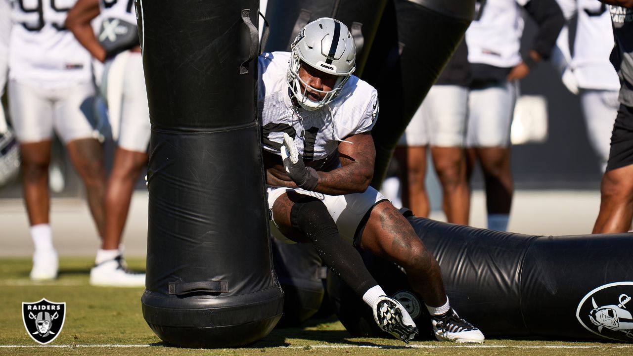 Raiders defensive end Yannick Ngakoue (91) during an NFL football