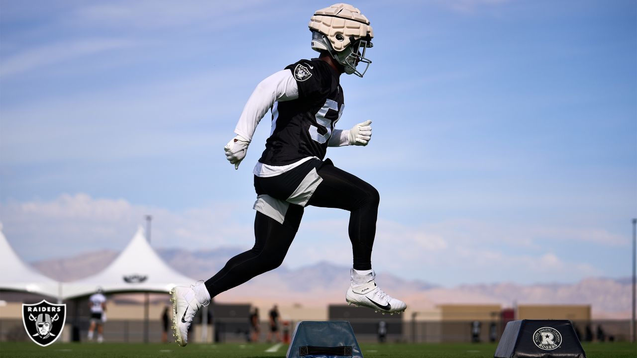 RC on X: I'm normally not one for change but.. This uniform combo would  look sick in Las Vegas. #Chrome helmet & #Black pants. What do you  think, #RaiderNation? Thanks for the