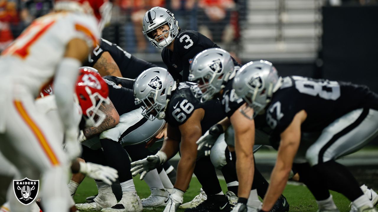 Raiders-Chiefs Week 18 preview:Jarrett Stidham among X-factors vs KC -  Silver And Black Pride