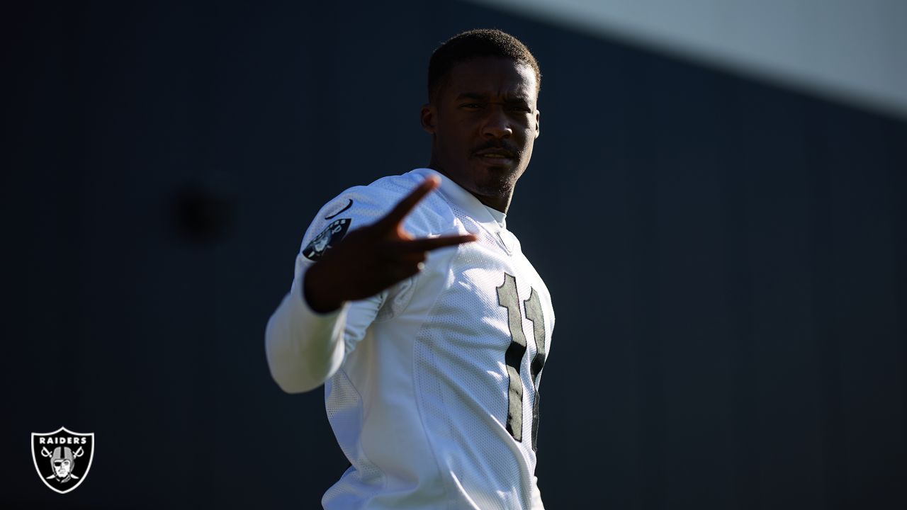 Las Vegas Raiders wide receiver Henry Ruggs III makes a catch during an NFL  football practice Saturday, July 31, 2021, in Henderson, Nev. (AP  Photo/David Becker Stock Photo - Alamy