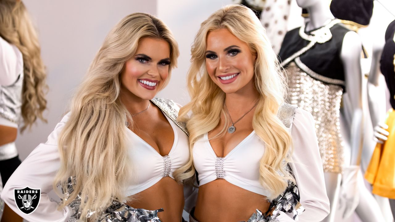 Las Vegas Raiders: Raiderettes Audrey and Jennifer before the regular  season home game against the Philadelphia Eagle…