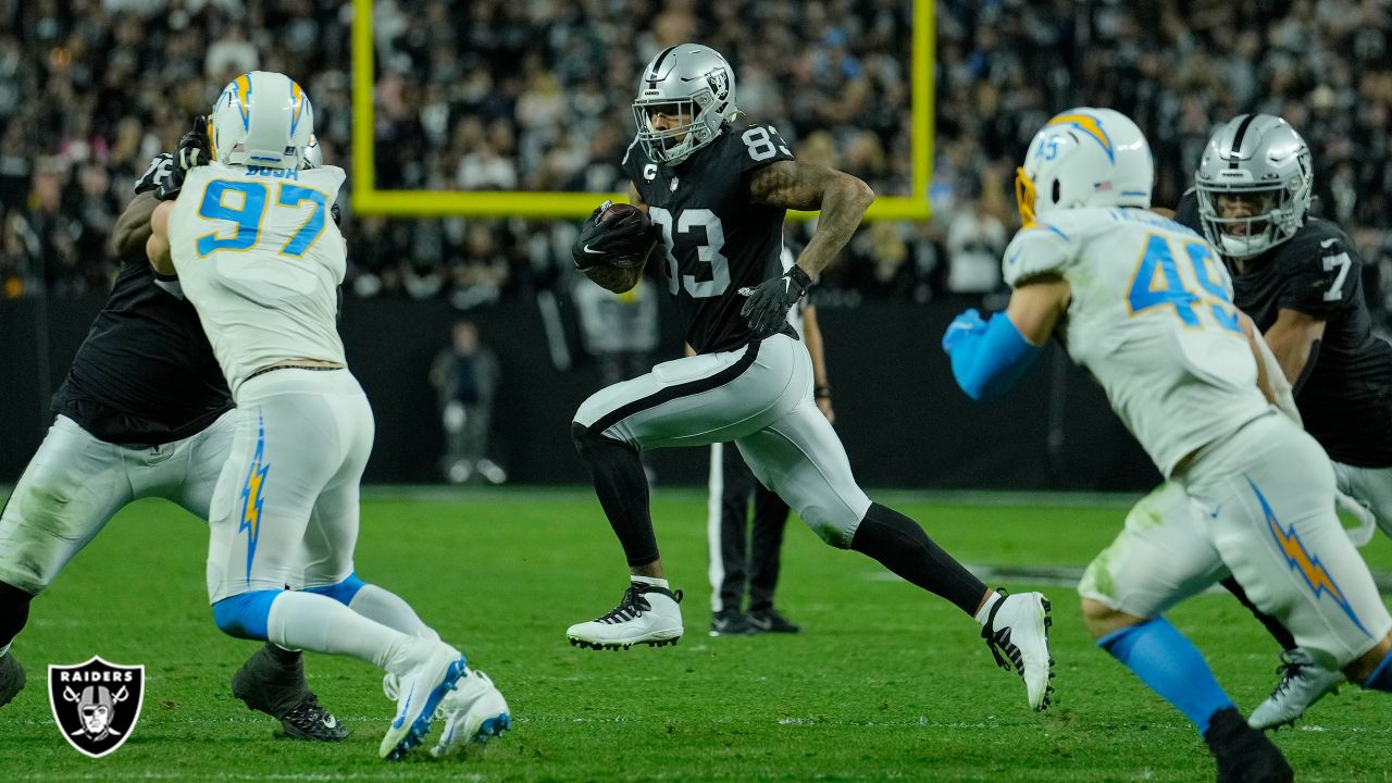 Week 4 Preview: Las Vegas Raiders vs Los Angeles Chargers - A Clash of  Rivals - BVM Sports