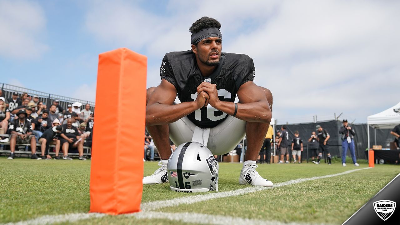 Raiders' Johnathan Abram, Te'Von Coney in United Way campaign, Raiders  News