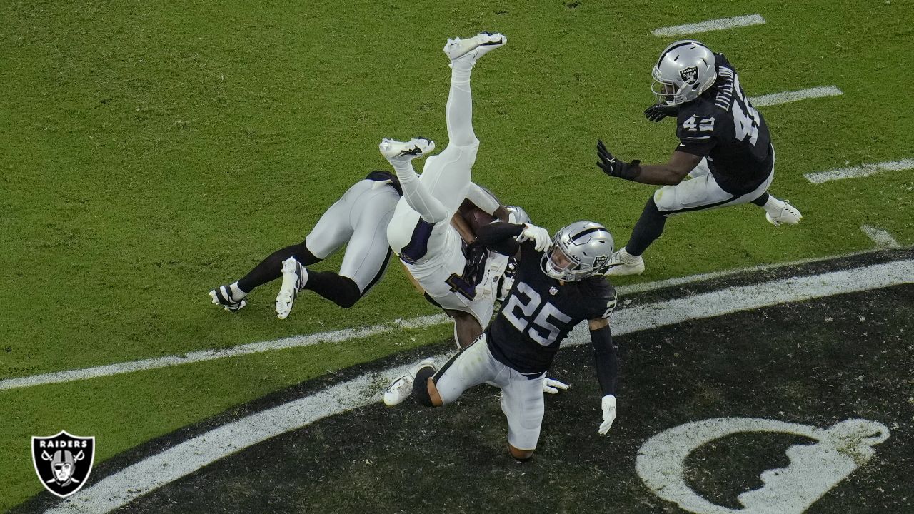 Las Vegas Raiders offensive tackle Alex Leatherwood (70) plays against the  Baltimore Ravens during the first half of an NFL football game, Monday,  Sept. 13, 2021, in Las Vegas. (AP Photo/Rick Scuteri