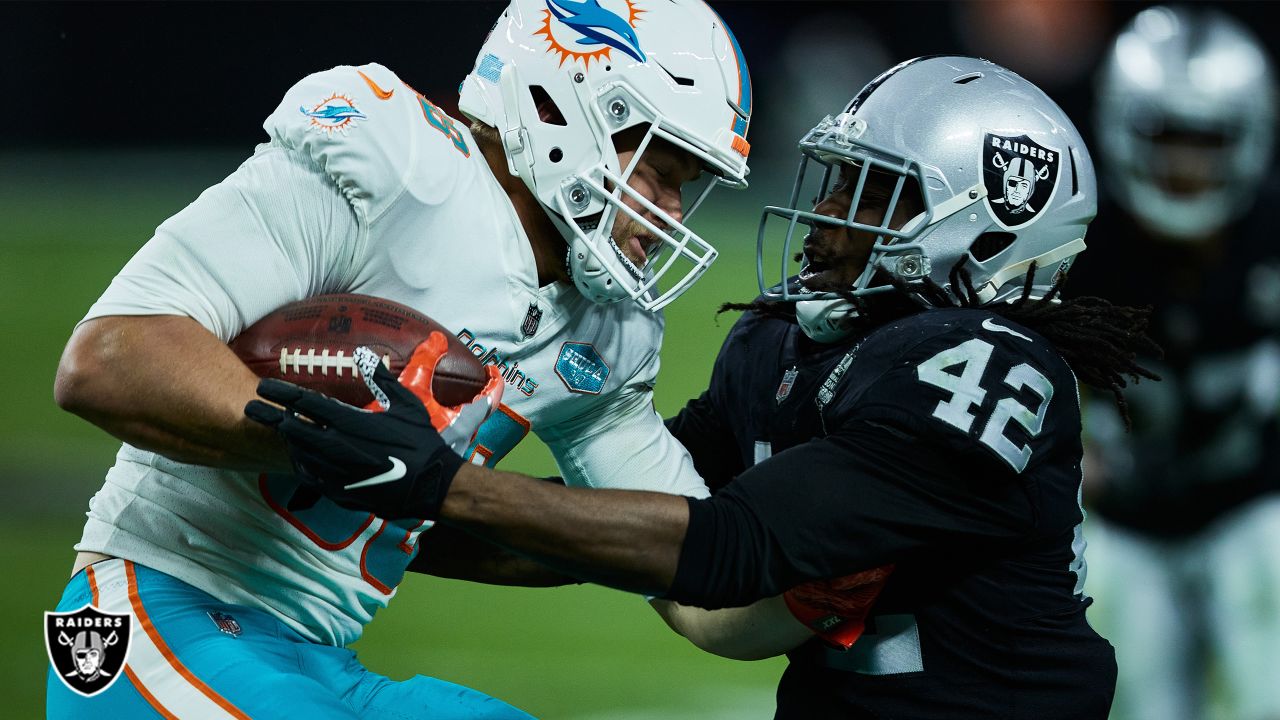 Miami Dolphins offer measured assessment of line, add former Raider Arnette