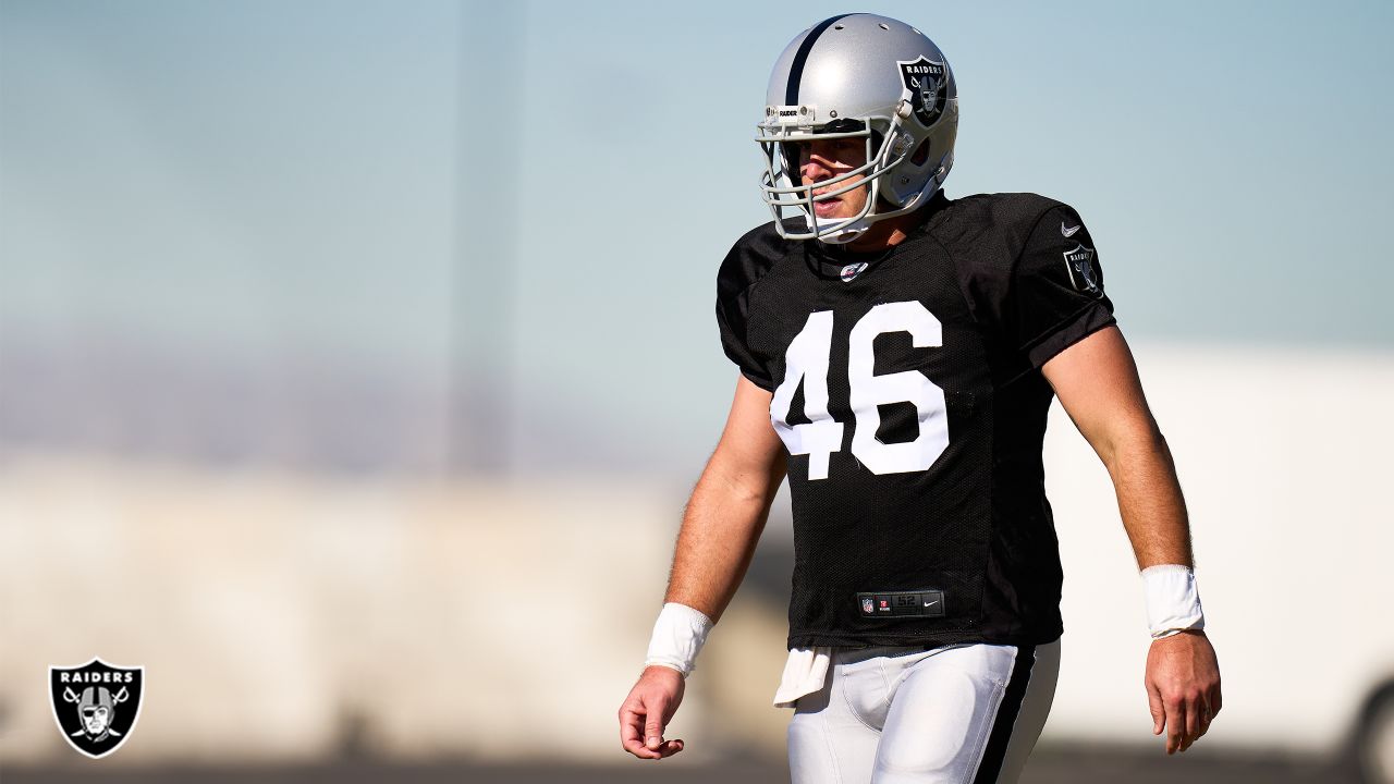 Raiders Sign Long Snapper Carson Tinker - video Dailymotion