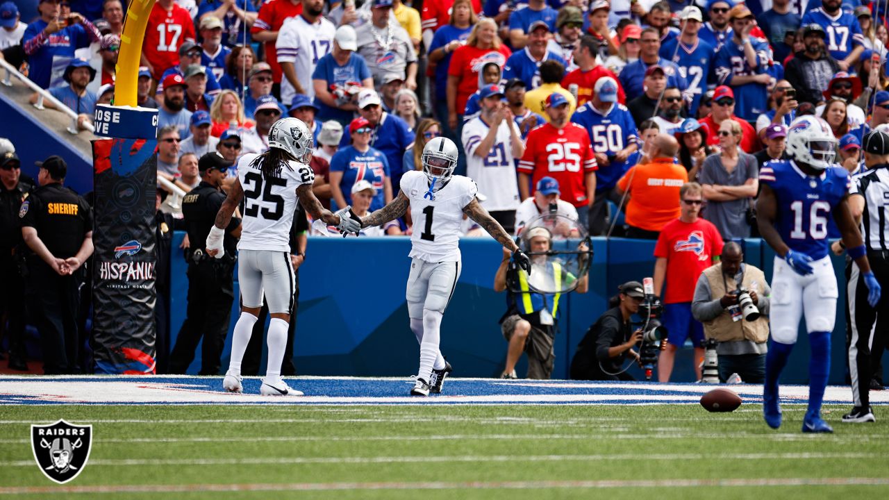 Bucs-Cowboys: Tampa Bay trails at halftime, 17-13