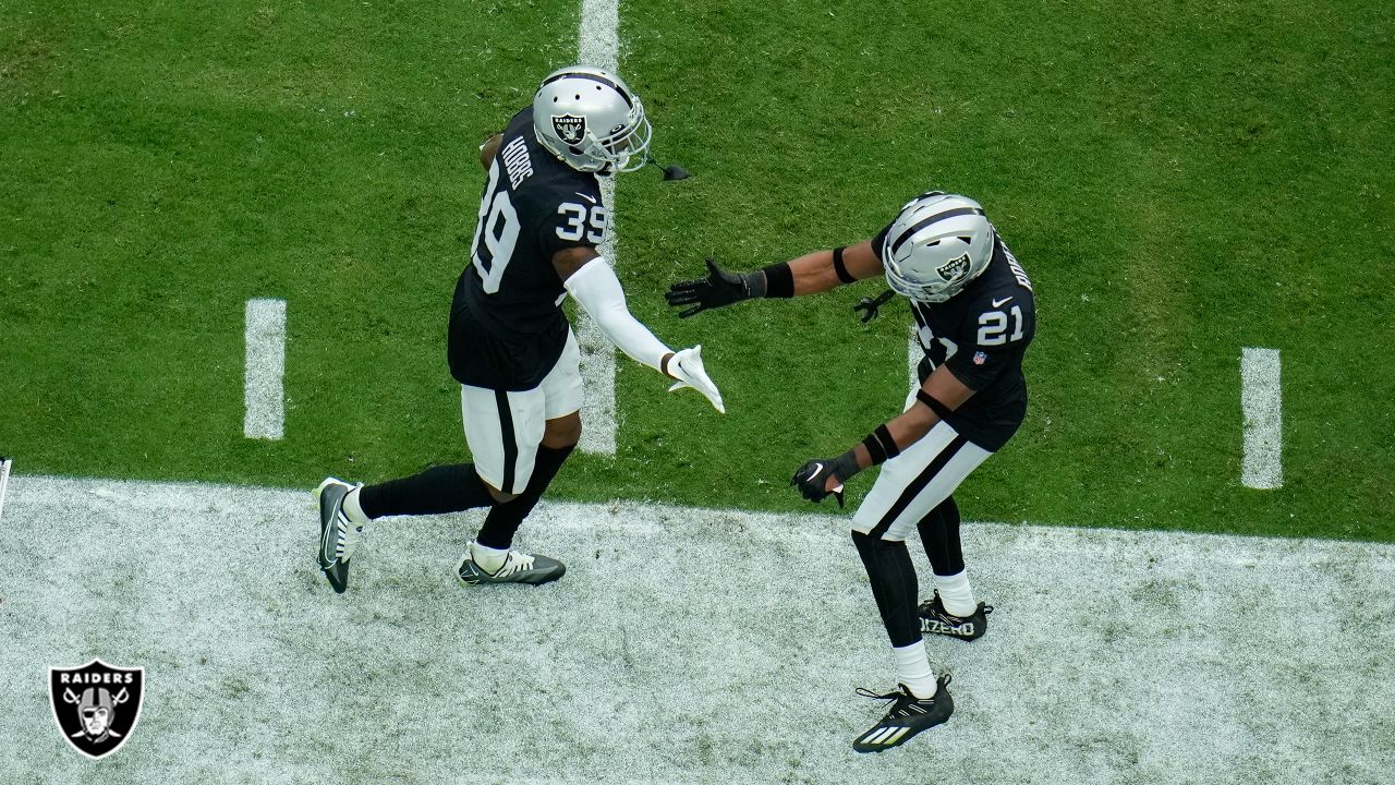 Raiders Review: Josh Jacobs, O-line dominated the trenches vs. Broncos