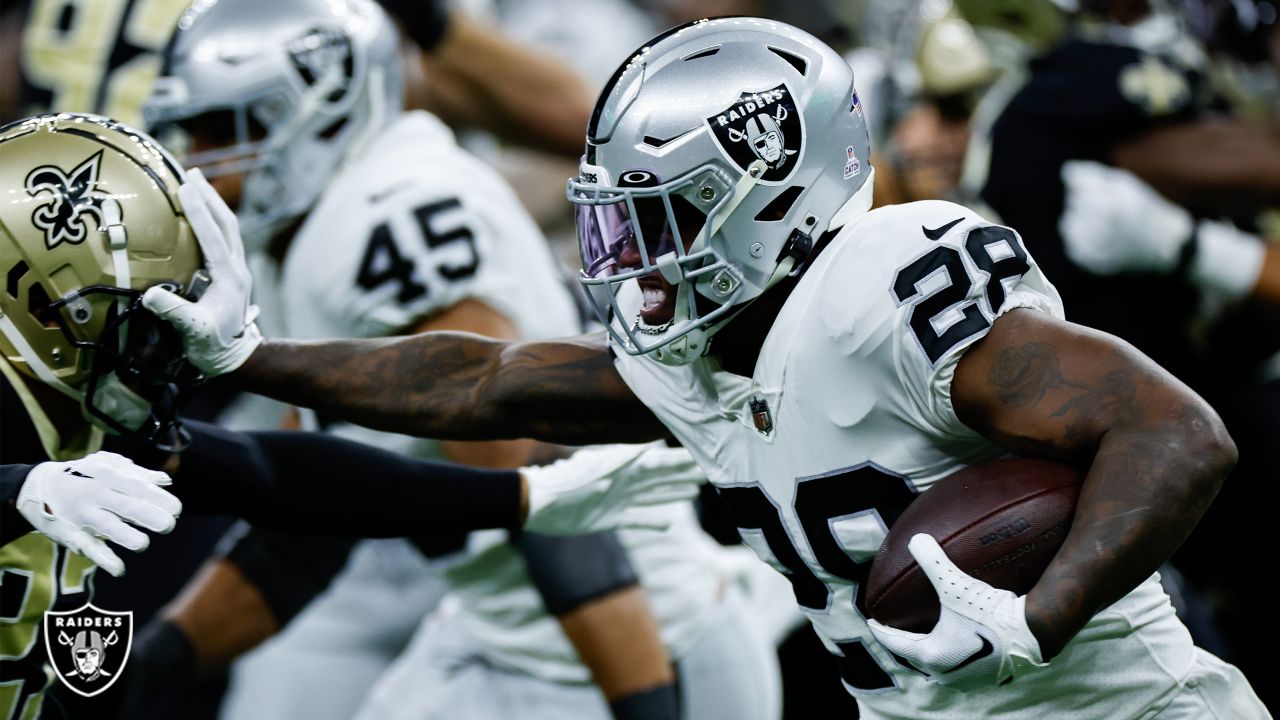 Darren Waller Emerges as the Las Vegas Raiders Smash the New Orleans Saints  - Last Word on Pro Football