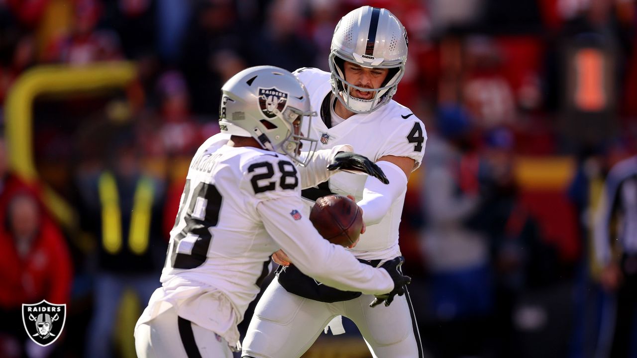 Raiders' Carr goes bust again vs Chiefs at Arrowhead Stadium