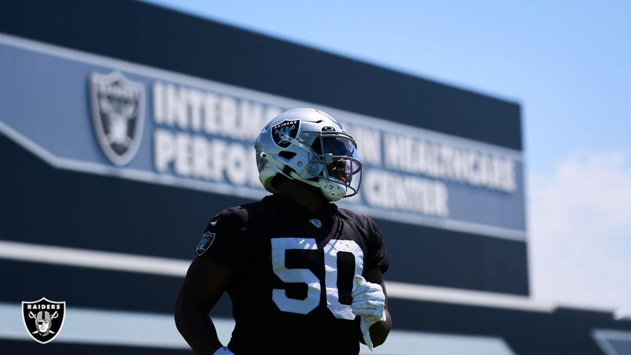 Detailed view of the helmet of Las Vegas Raiders wide receiver Henry Ruggs  III (11) during training camp on Wednesday, Aug 18, 2021, in Thousand Oaks  Stock Photo - Alamy