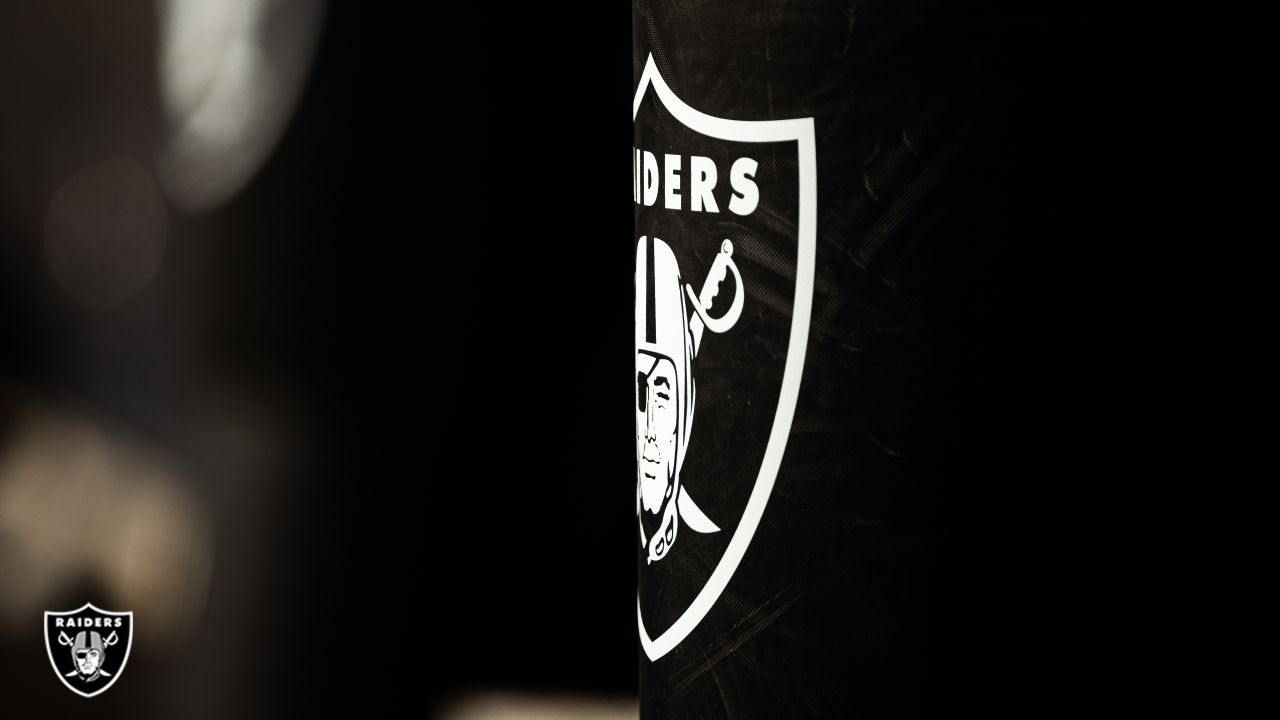 Las Vegas Raiders cornerback Trayvon Mullen (27) defends during an NFL  football game against the Cleveland Browns, Sunday, Nov. 1, 2020, in  Cleveland. The Raiders won 16-6. (AP Photo/David Richard Stock Photo - Alamy