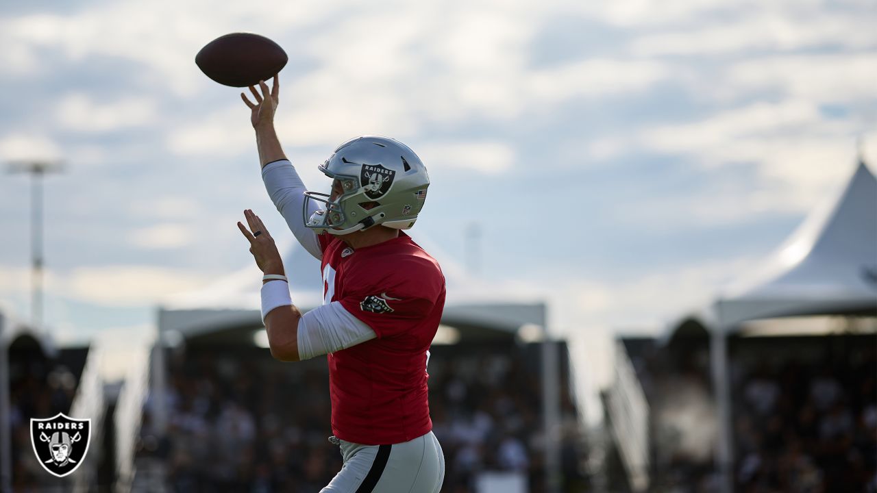 Raiders training camp: QB Jimmy Garoppolo rebounds, connects with Davante  Adams - Sports Illustrated