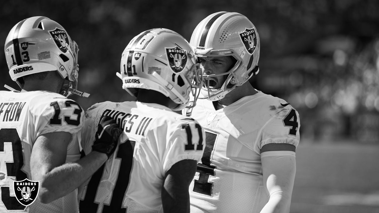 Las Vegas Raiders wide receiver Henry Ruggs III (11) warms up before an NFL  football game again …