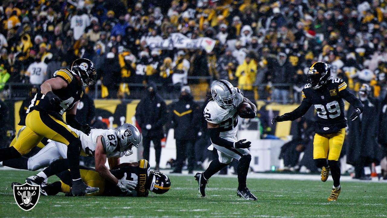 Quick Snap: Raiders fall short to Steelers in tightly-contested primetime  game