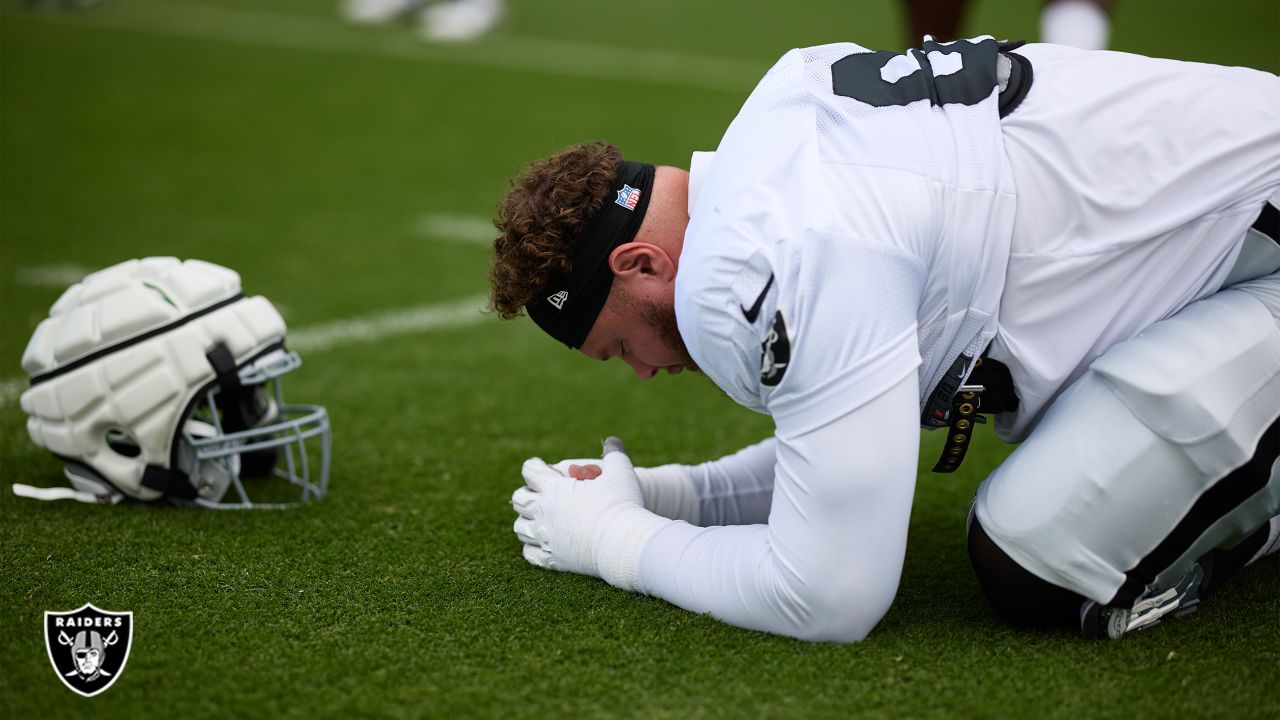 Las Vegas Raiders' Spillane, Deablo are bright spots for defense - Sports  Illustrated Las Vegas Raiders News, Analysis and More