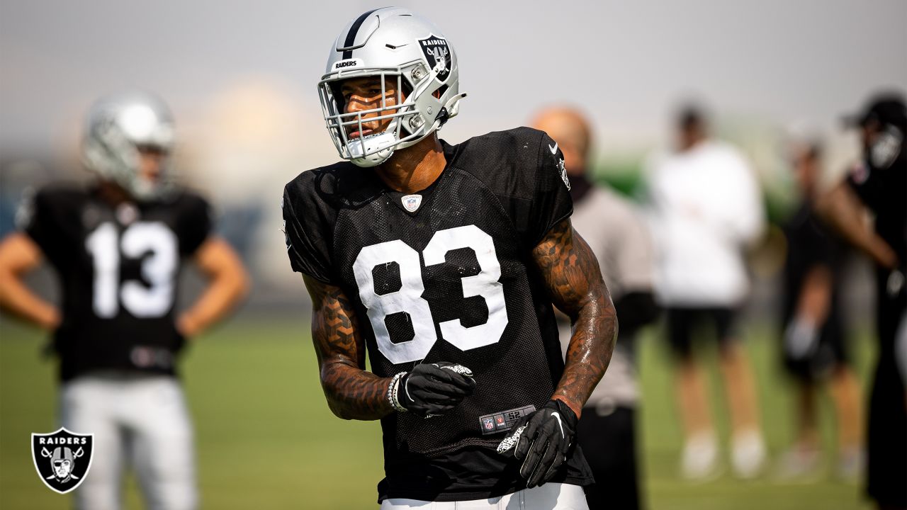 Las Vegas Raiders defensive end Carl Nassib (94) during training camp on  Thursday, Aug 19, 2021, in Thousand Oaks, Calif. (Dylan Stewart/Image of  Spor Stock Photo - Alamy