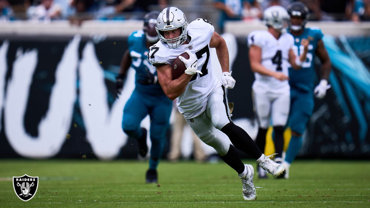 Raiders' Foster Moreau says 'time's up' after team falls to 2-6, Raiders  News